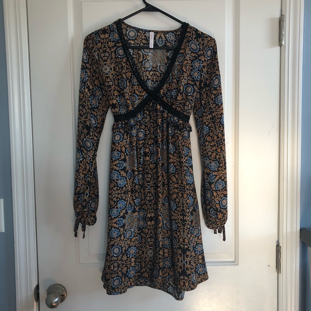 floral designed long sleeved dress